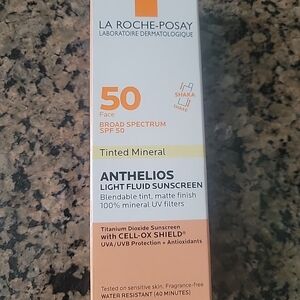 La Roche-Posay Anthelios Tinted Mineral Sunscreen SPF 50